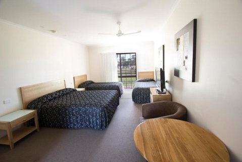 Tocumwal Golf Resort - Your Accommodation 3