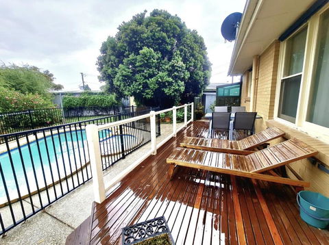 Waterfront Quiet Stay Off Geelong & Avalon Airport - Your Accommodation 2