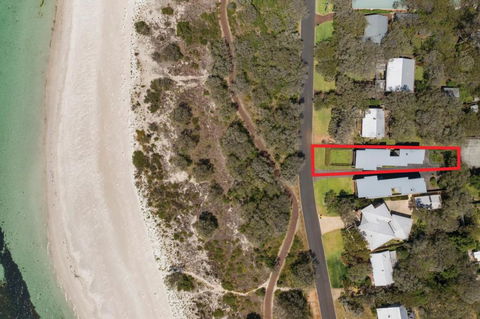 XYZ Holiday Home - Your Accommodation 0