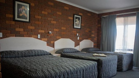 Yambil Inn - Your Accommodation 1