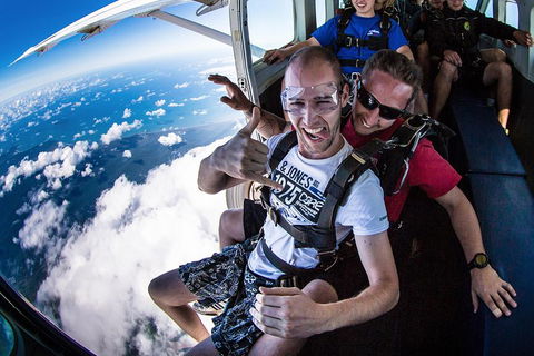 Reef And Rainforest Tandem Sky Dive In Cairns - Your Accommodation 2