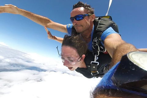 Reef And Rainforest Tandem Sky Dive In Cairns - Your Accommodation 4
